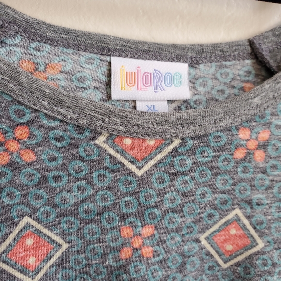 Distressed baseball style top - Picture 3 of 5